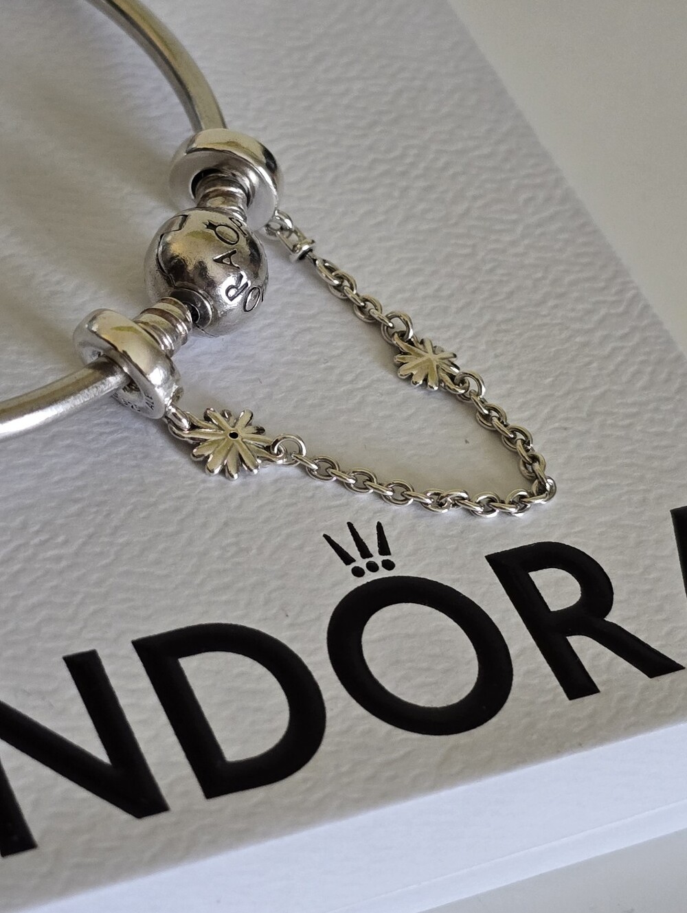 Pandora Moments Sterling Silver Daisy Safety Chain With Clear CZ - Picture 5 of 16